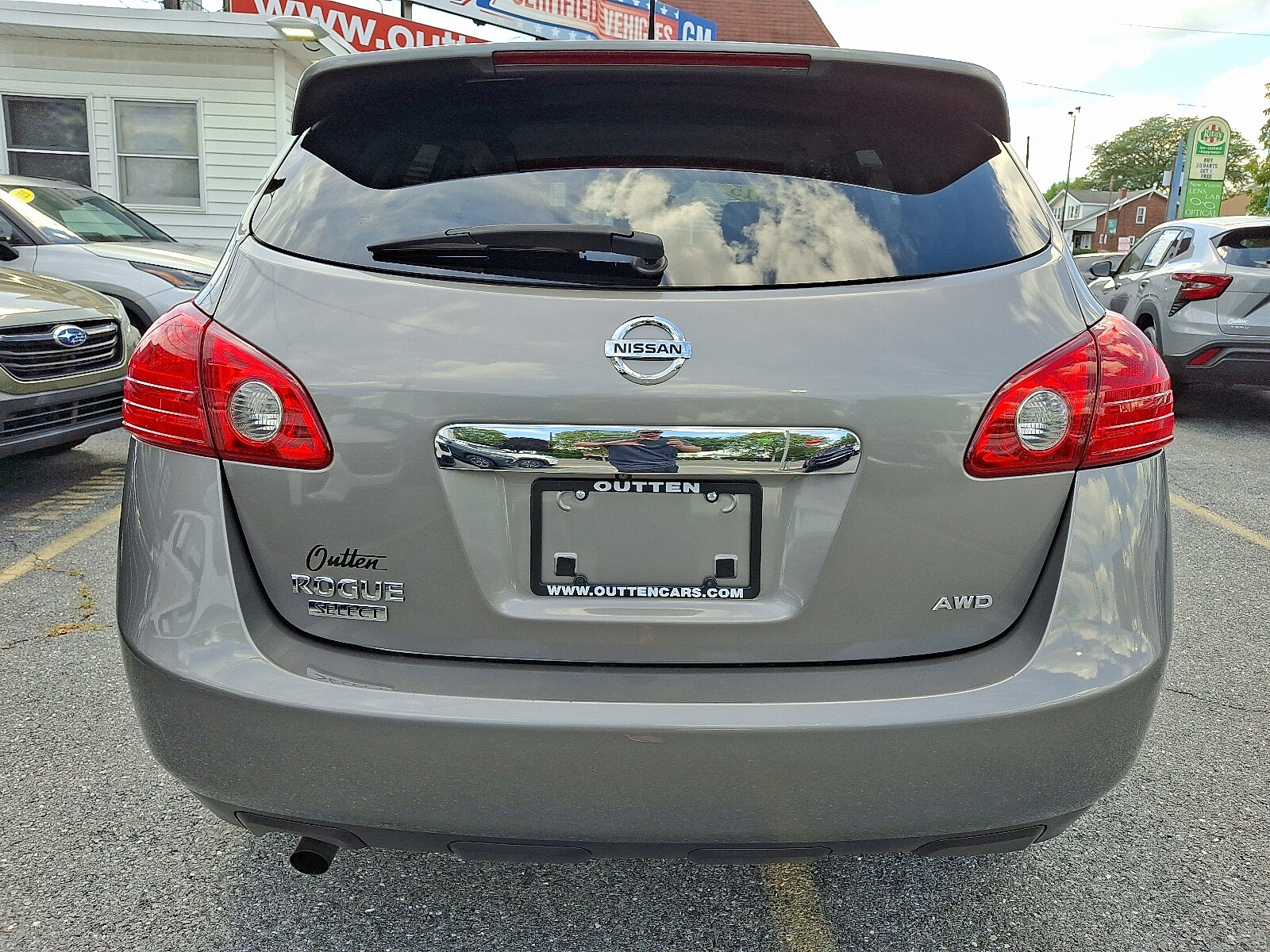 2015 Nissan Rogue Select S photo 2