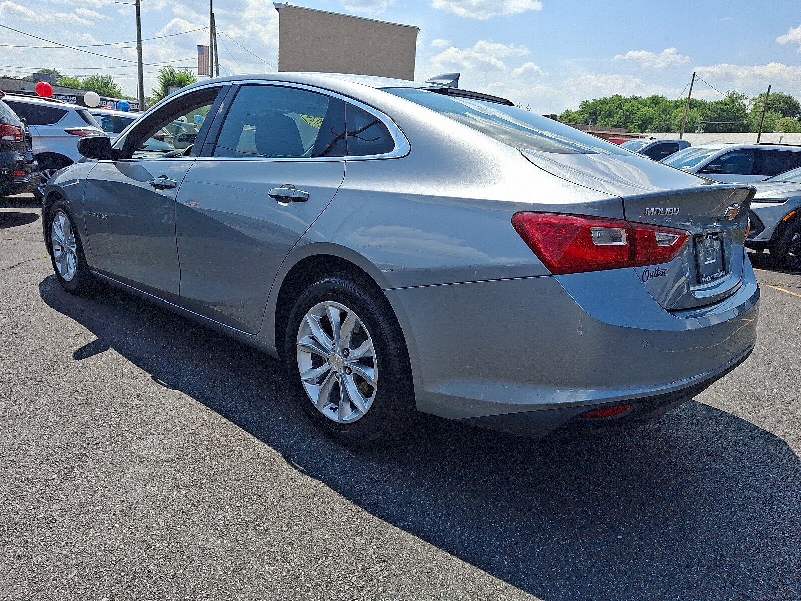 2024 Chevrolet Malibu 1LT photo 2