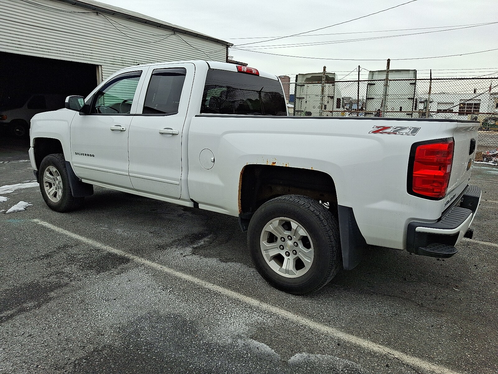 2017 Chevrolet Silverado 1500 photo 2