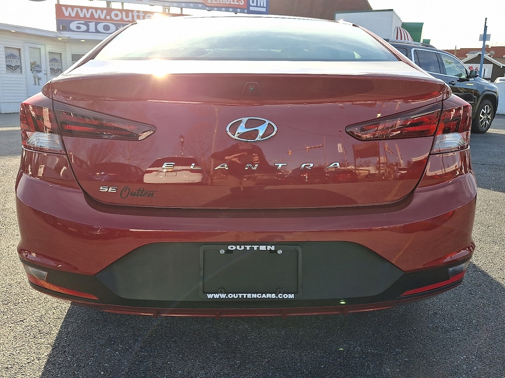 Used 2019 Hyundai Elantra SE Sedan