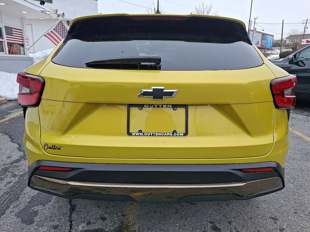 Used 2024 Chevrolet Trax FWD Activ SUV