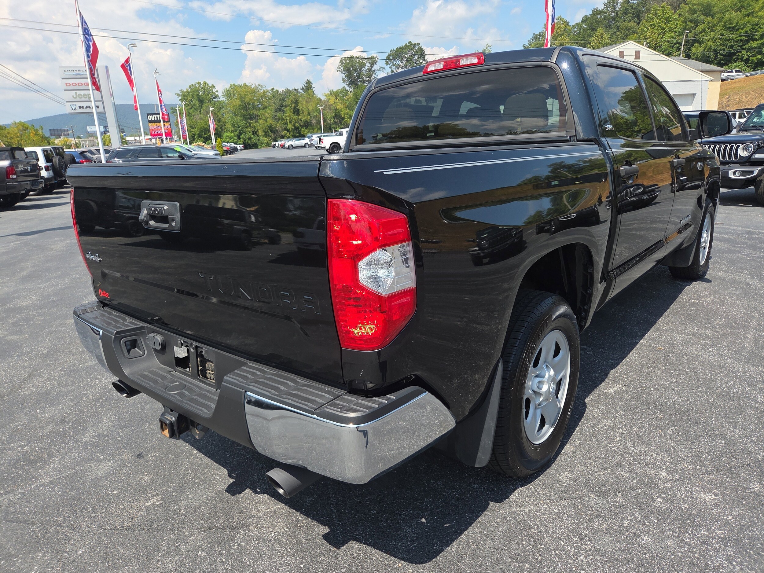 2019 Toyota Tundra SR5 CrewMax photo 3