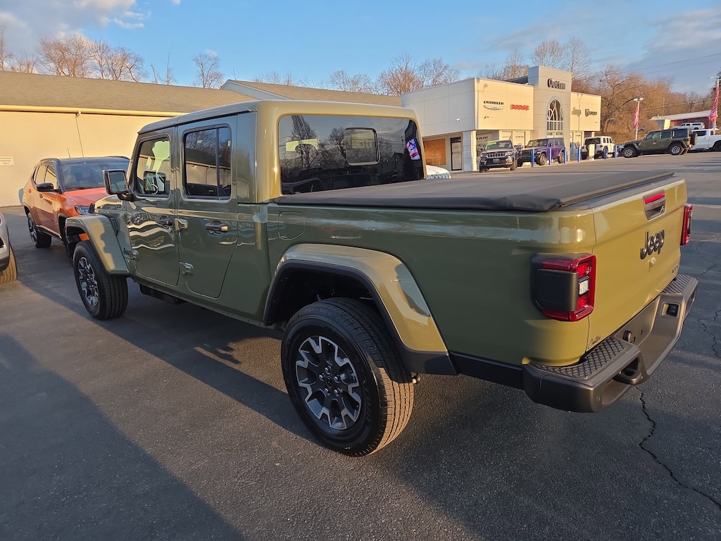 New 2026 Jeep Gladiator Sport Pickup