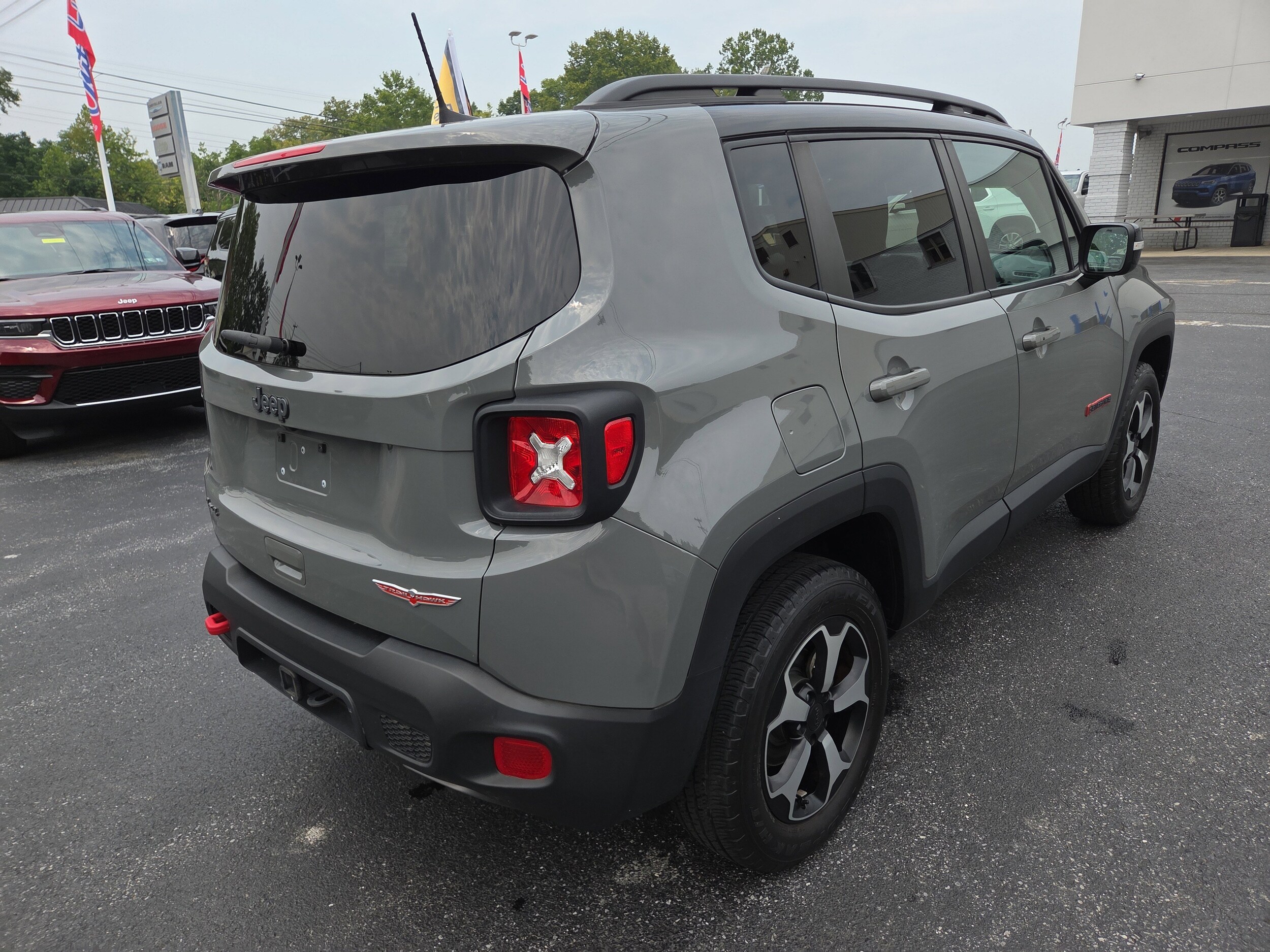 2022 Jeep Renegade Trailhawk photo 3