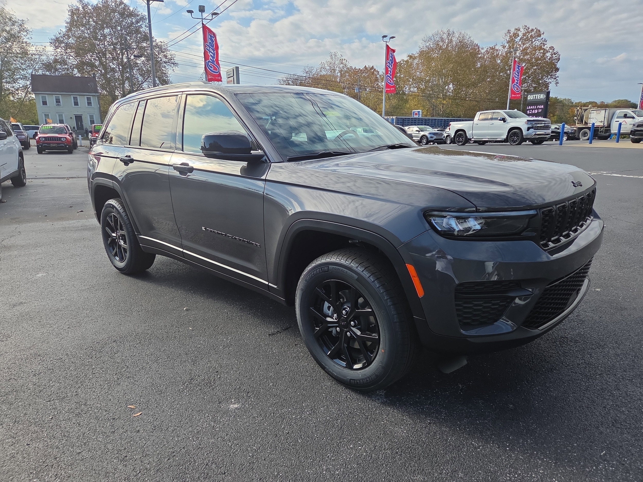 2025 Jeep Grand Cherokee Altitude's photo
