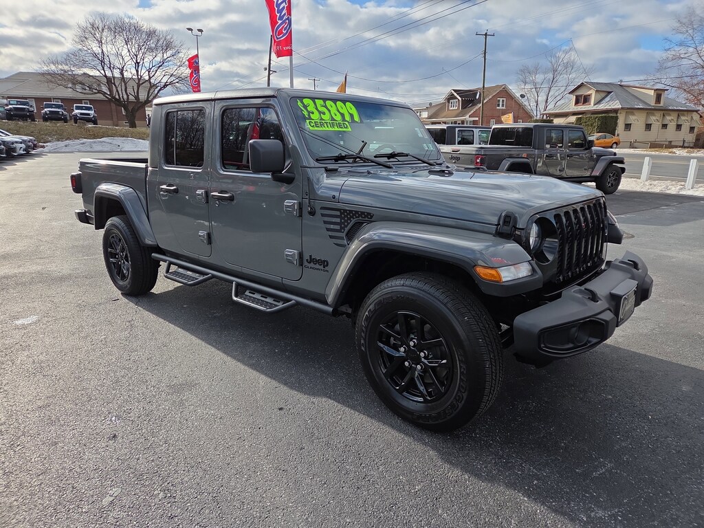 Used 2022 Jeep Gladiator Sport Truck Crew Cab