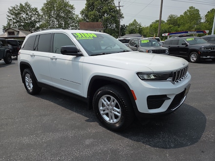 2022 Jeep Grand Cherokee Laredo SUV