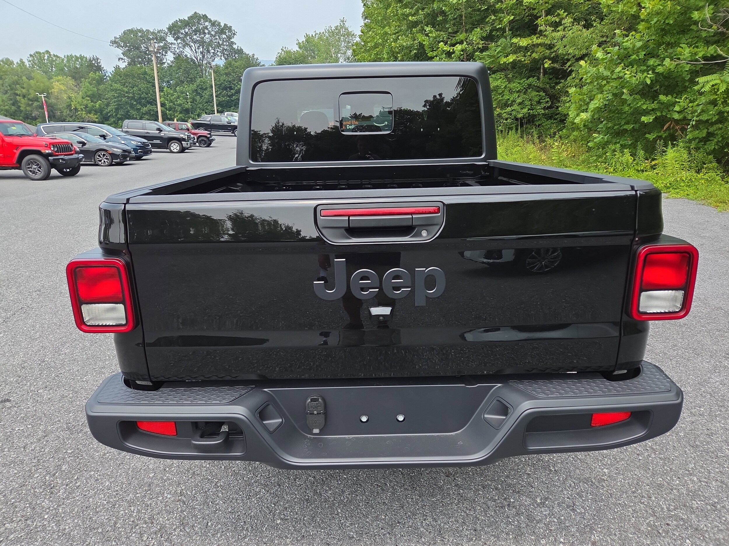 2025 Jeep Gladiator Sport S photo 3