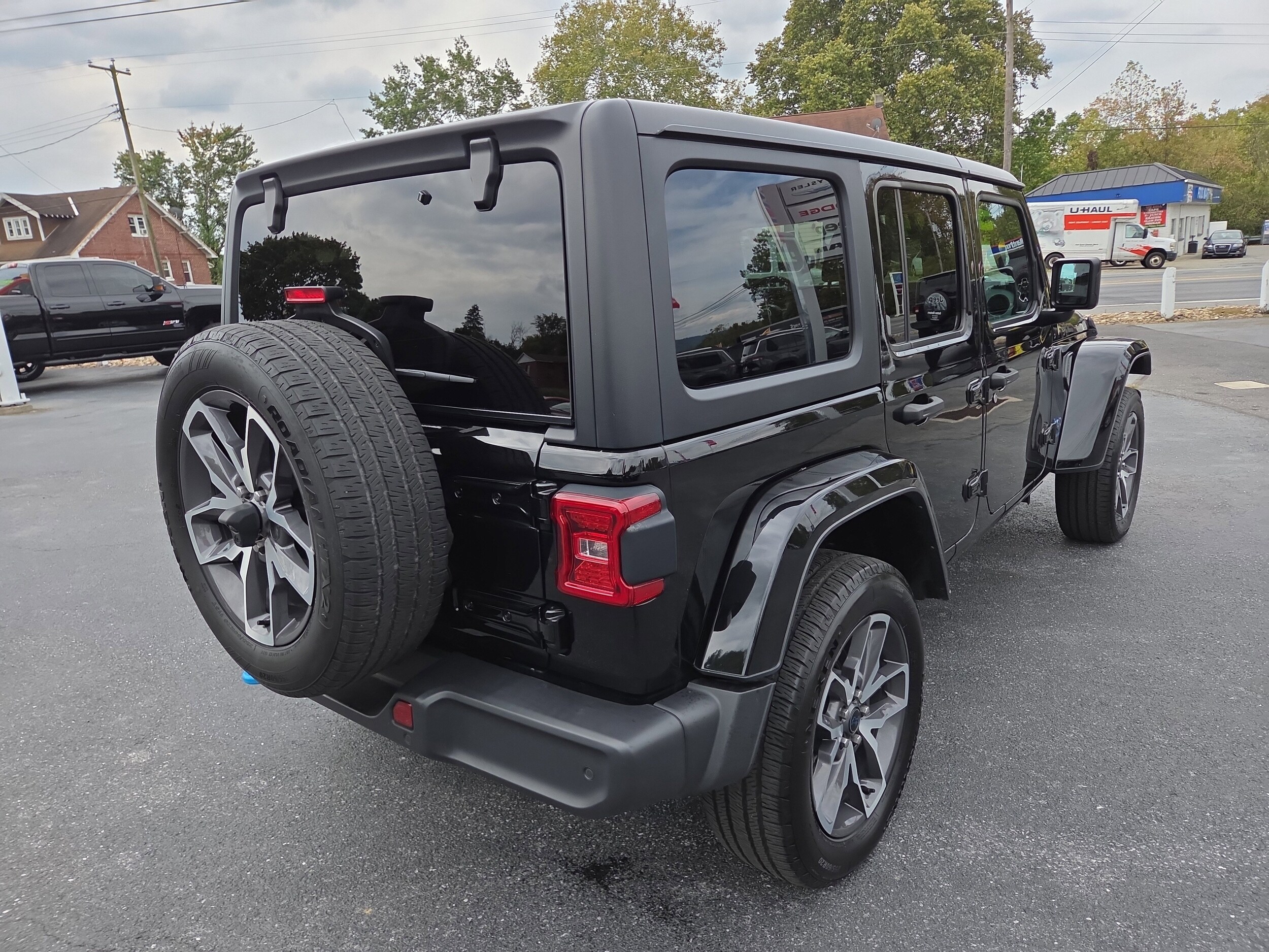 2024 Jeep Wrangler 4xe Sport S photo 3