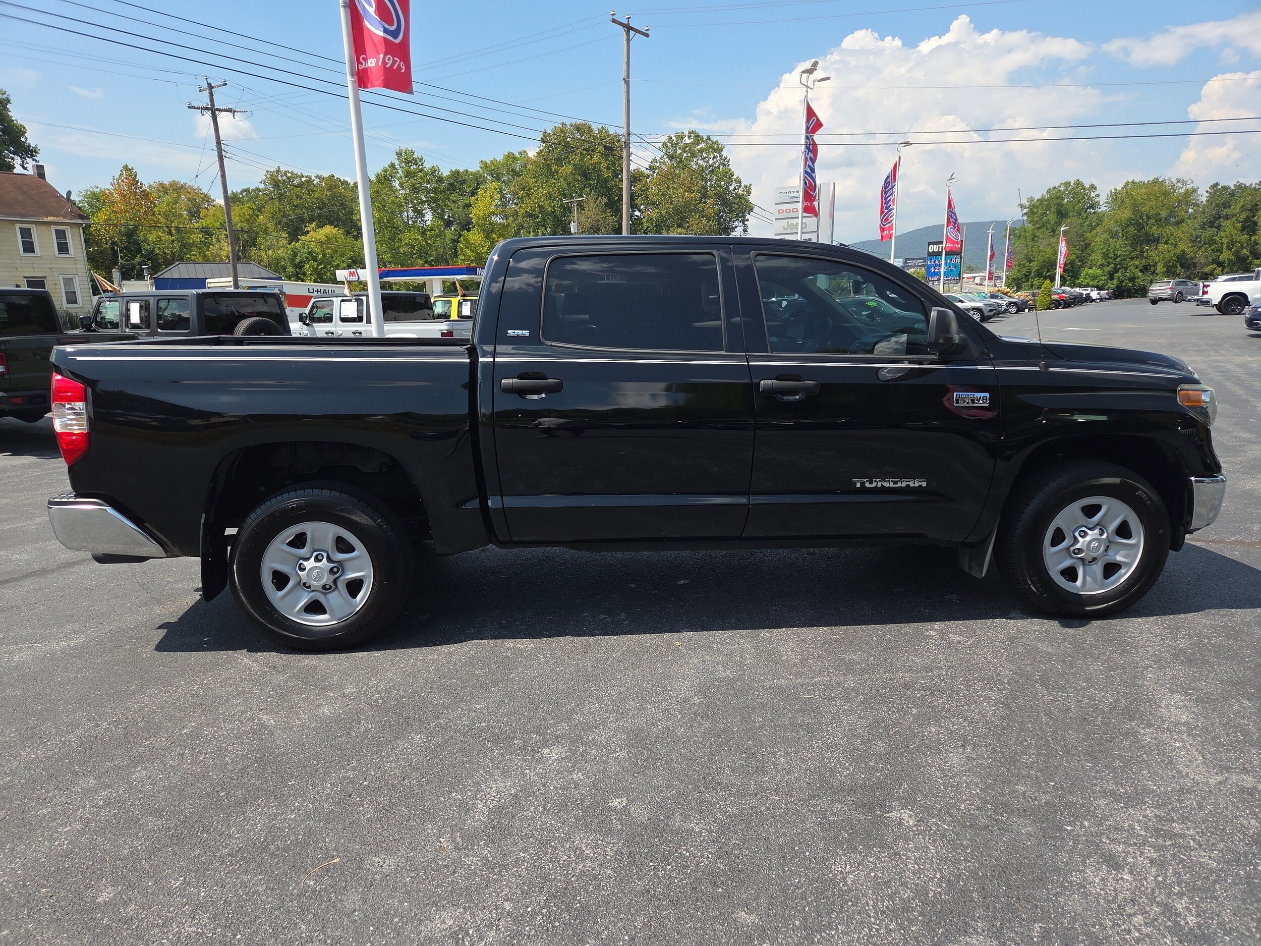 2019 Toyota Tundra SR5 CrewMax photo 2