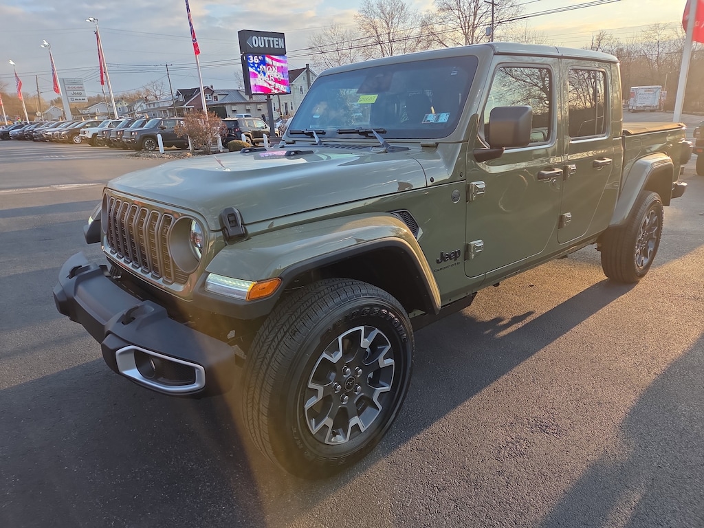 New 2026 Jeep Gladiator Sport Pickup