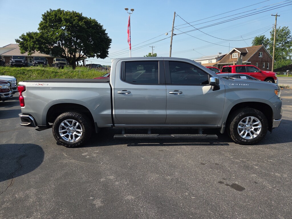 Used 2023 Chevrolet Silverado 1500 LT w/1LT Truck Crew Cab