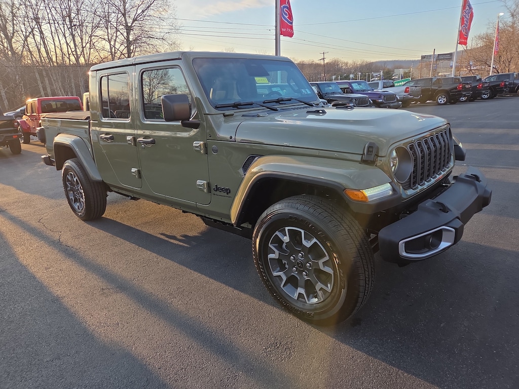 New 2026 Jeep Gladiator Sport Pickup