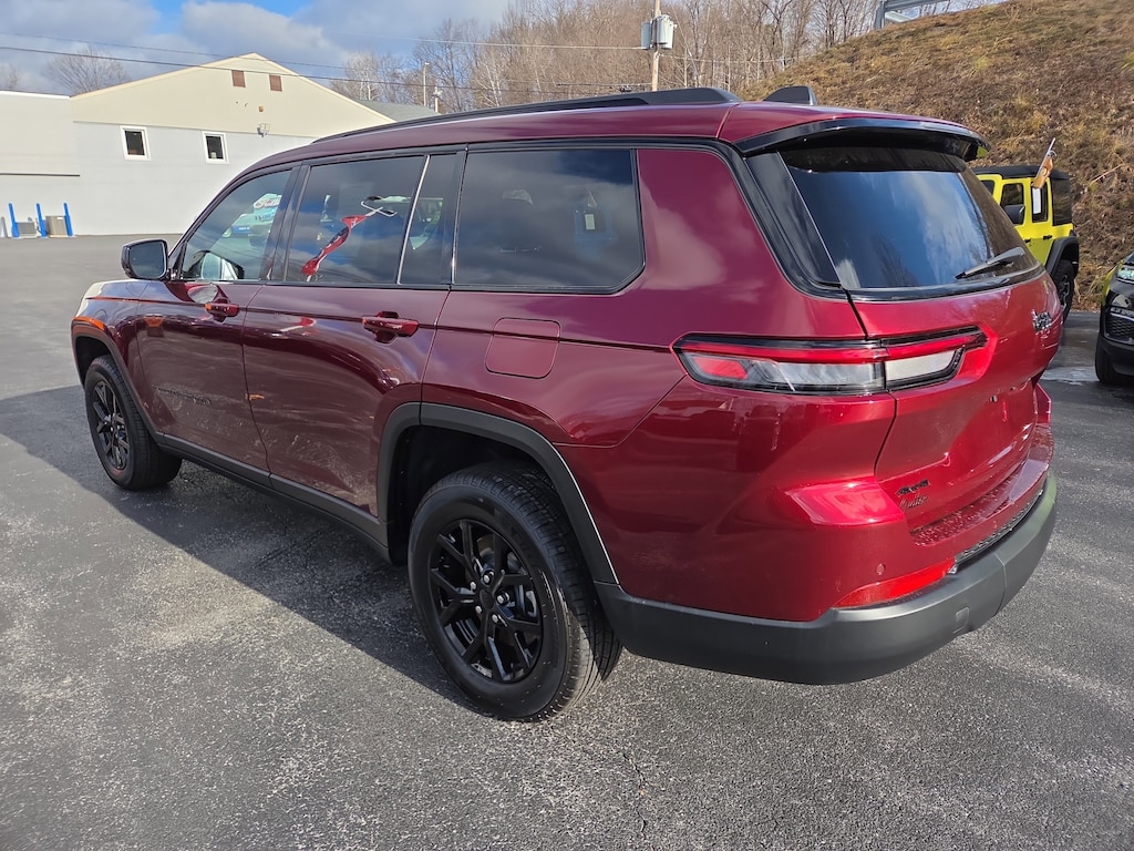 New 2025 Jeep Grand Cherokee L Laredo Sport Utility