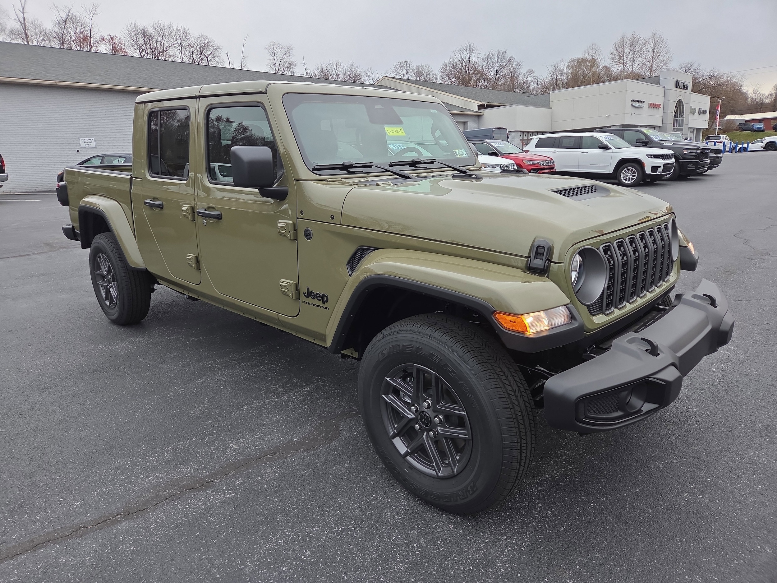 2026 Jeep Gladiator Sport S's photo