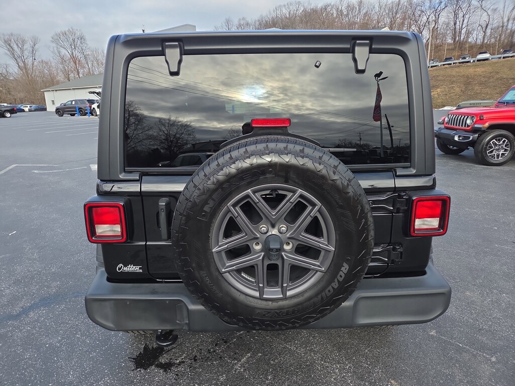 Used 2024 Jeep Wrangler Sport SUV