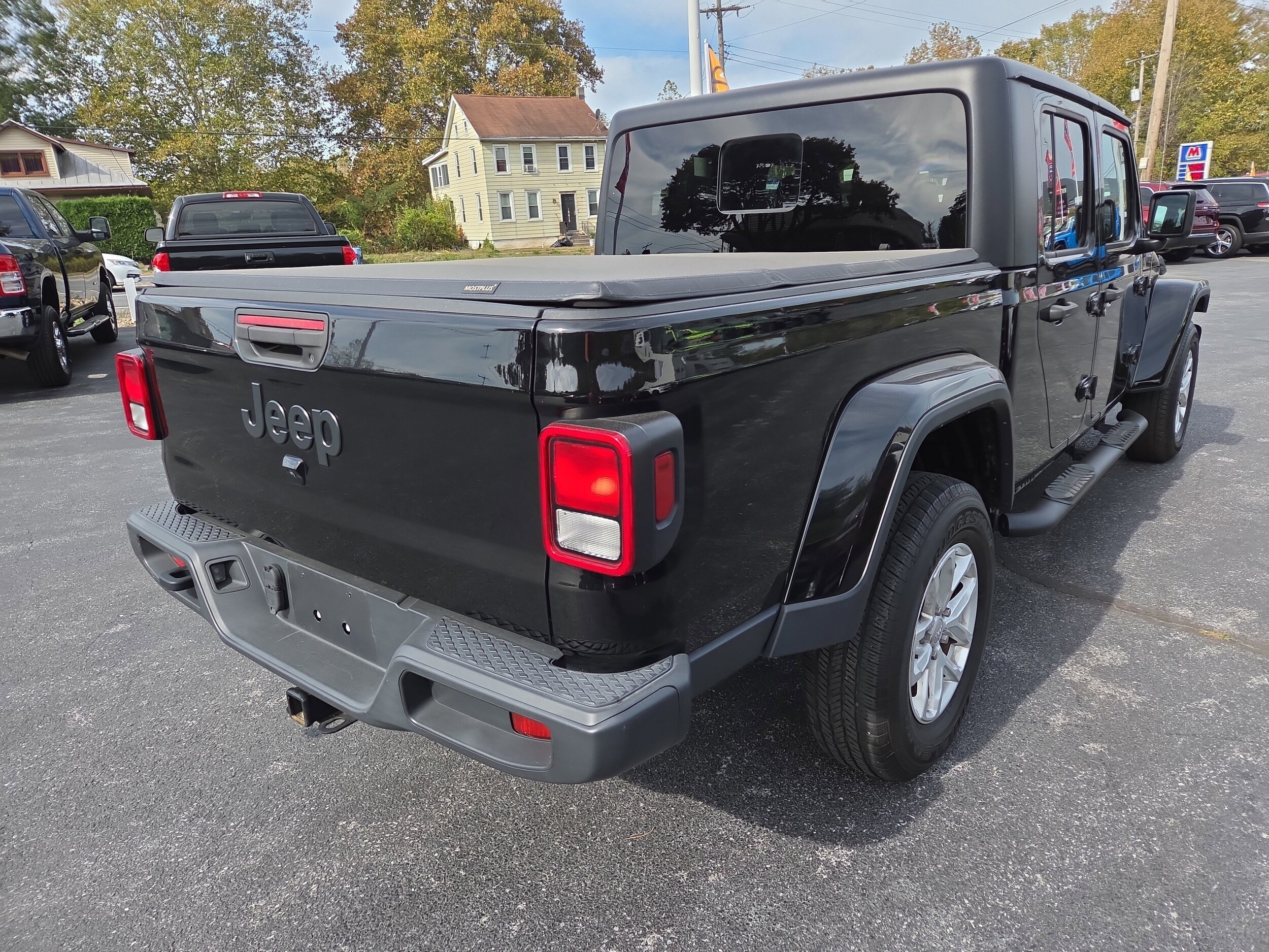 2023 Jeep Gladiator Sport photo 3