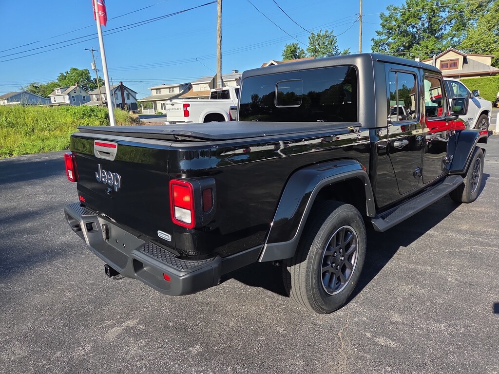 Used 2021 Jeep Gladiator Overland Truck Crew Cab