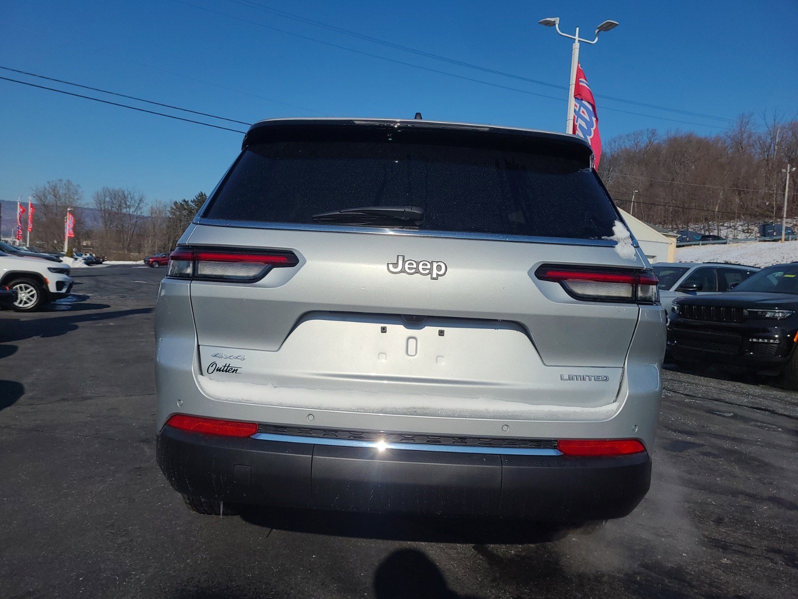 2025 Jeep Grand Cherokee Limited photo 3