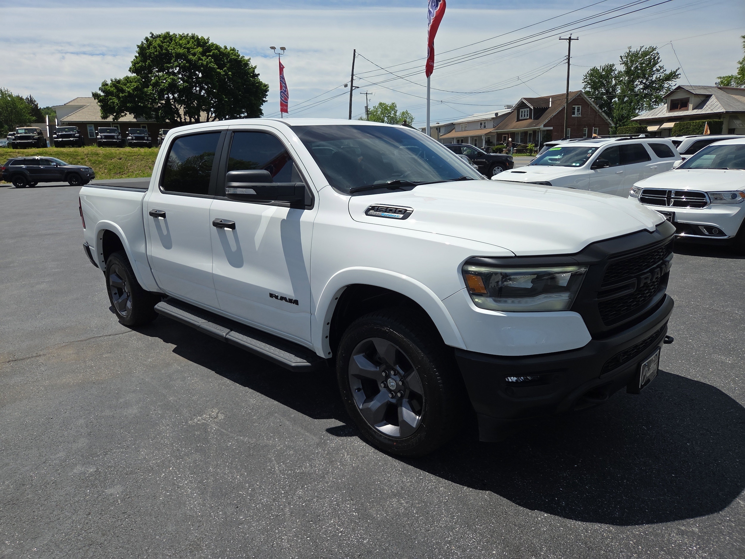 2023 RAM 1500 Big Horn/Lone Star 4x4 Crew Cab 5'7's photo