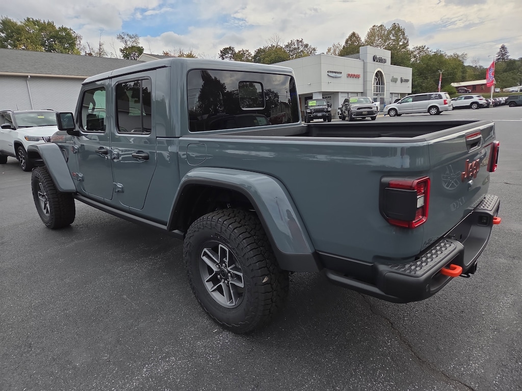 New 2025 Jeep Gladiator MOJAVE X 4X4 Pickup