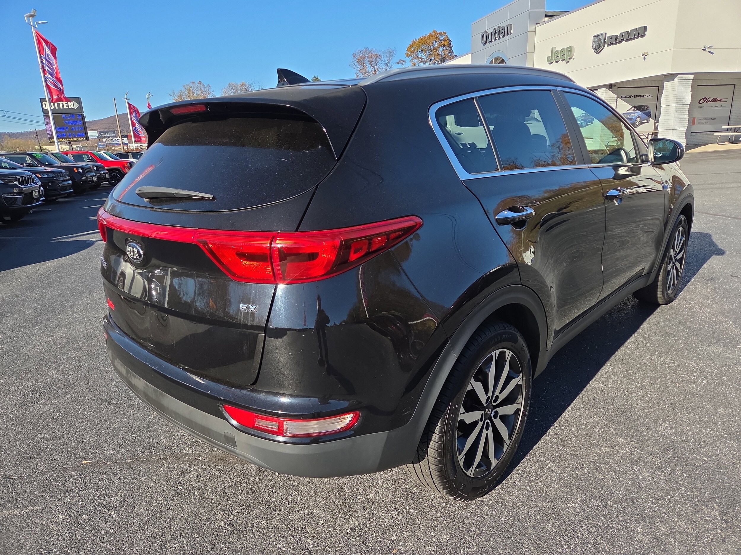2017 Kia Sportage EX photo 2