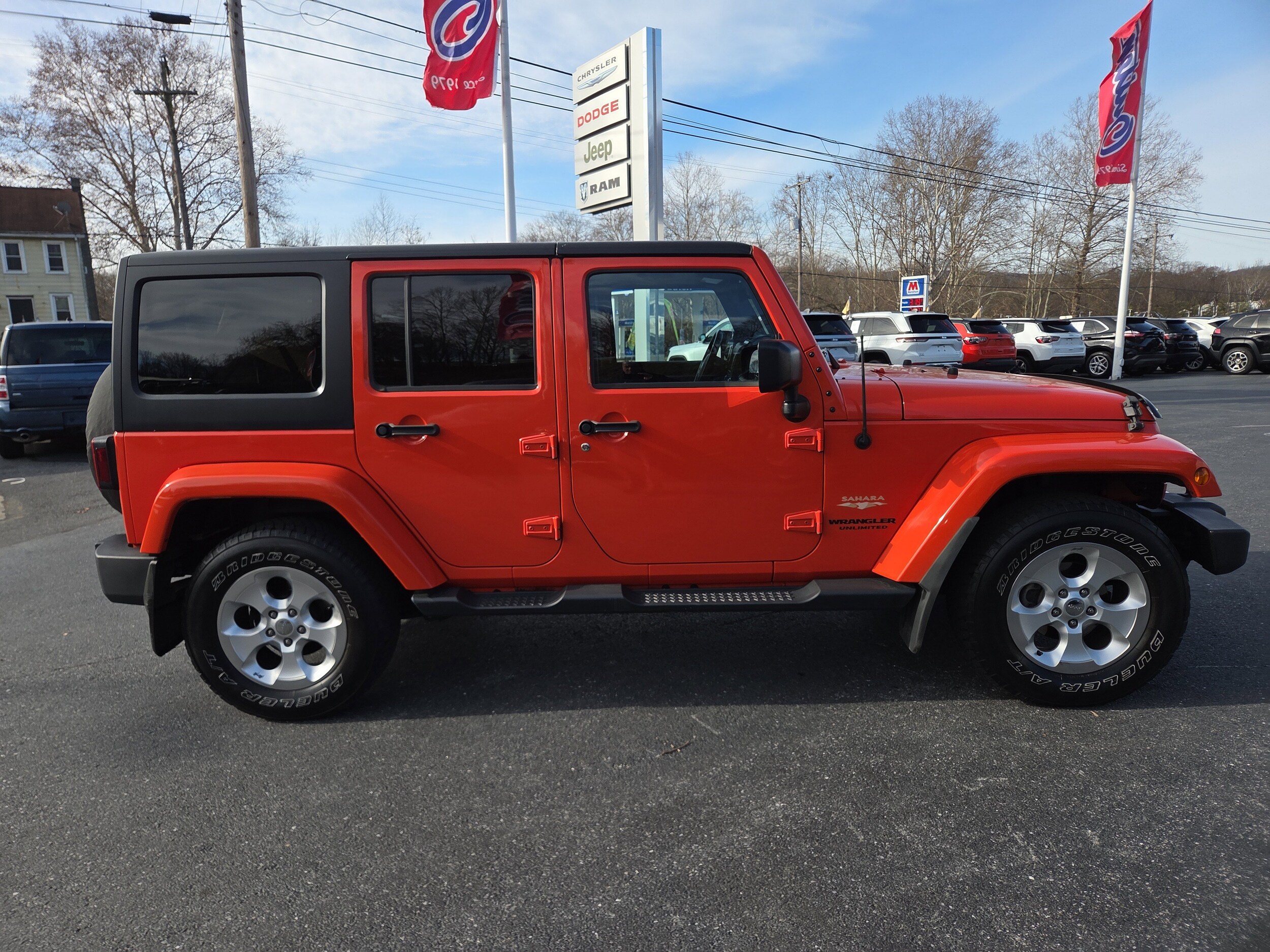 2015 Jeep Wrangler Unlimited Sahara photo 2