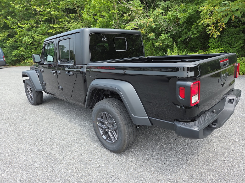 New 2025 Jeep Gladiator SPORT S 4X4 Pickup