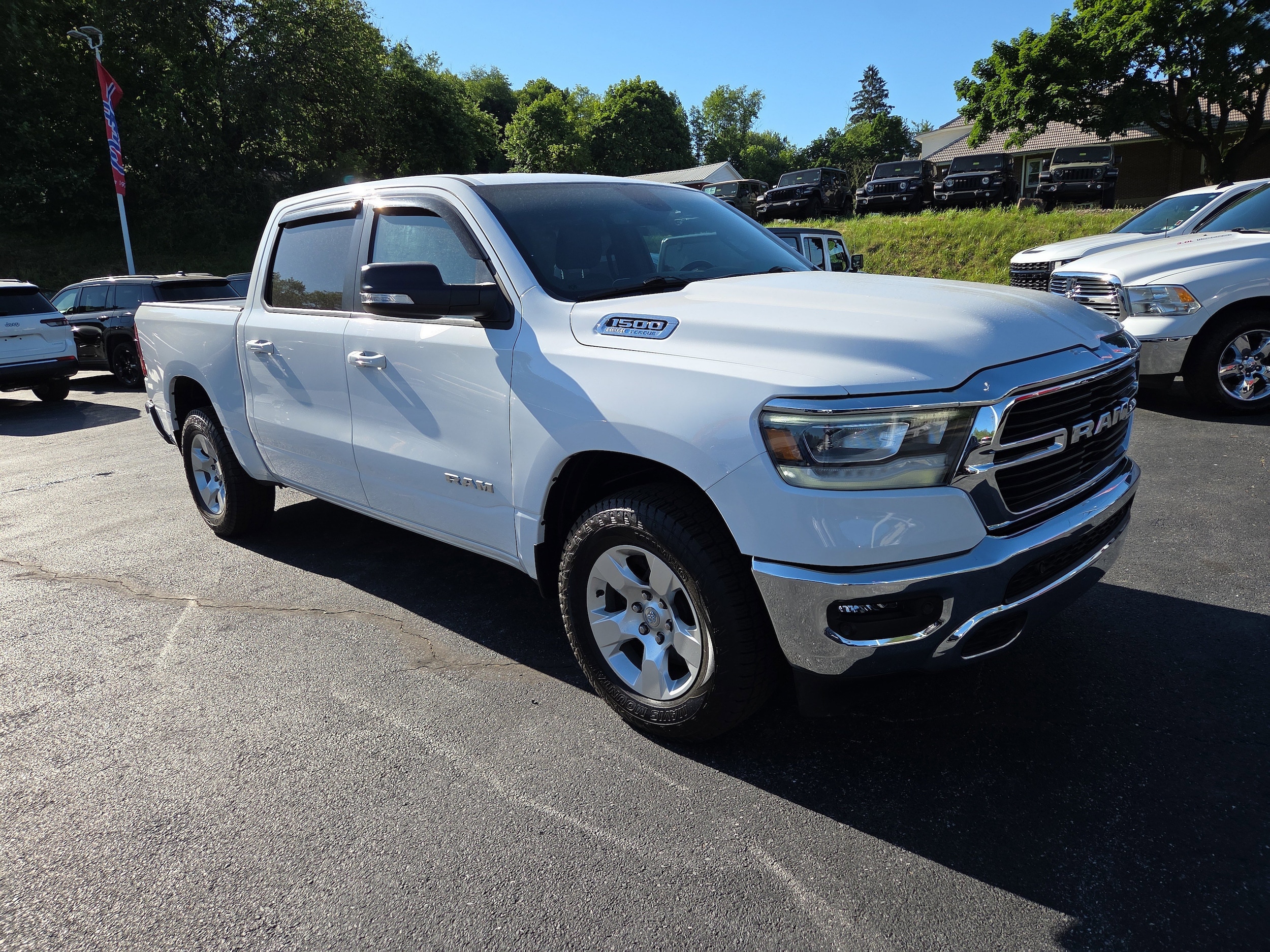 2021 RAM 1500 Big Horn/Lone Star 4x4 Crew Cab 5'7's photo