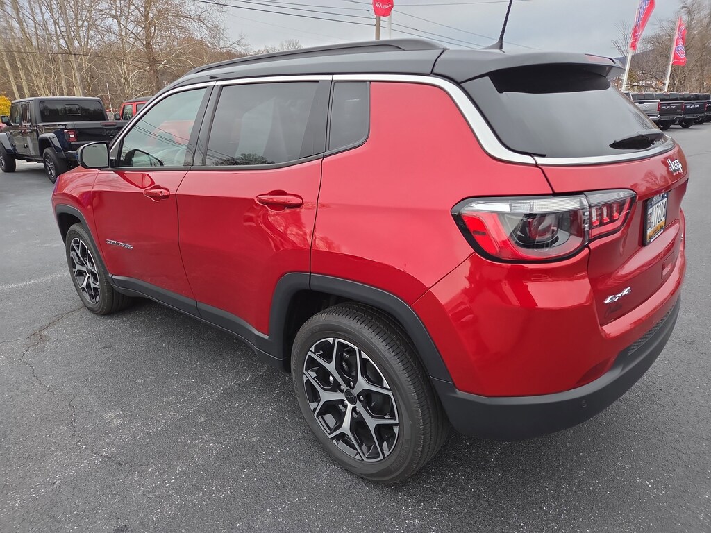 New 2025 Jeep Compass LIMITED 4X4 Sport Utility