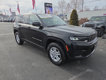 2023 Jeep Grand Cherokee Laredo SUV