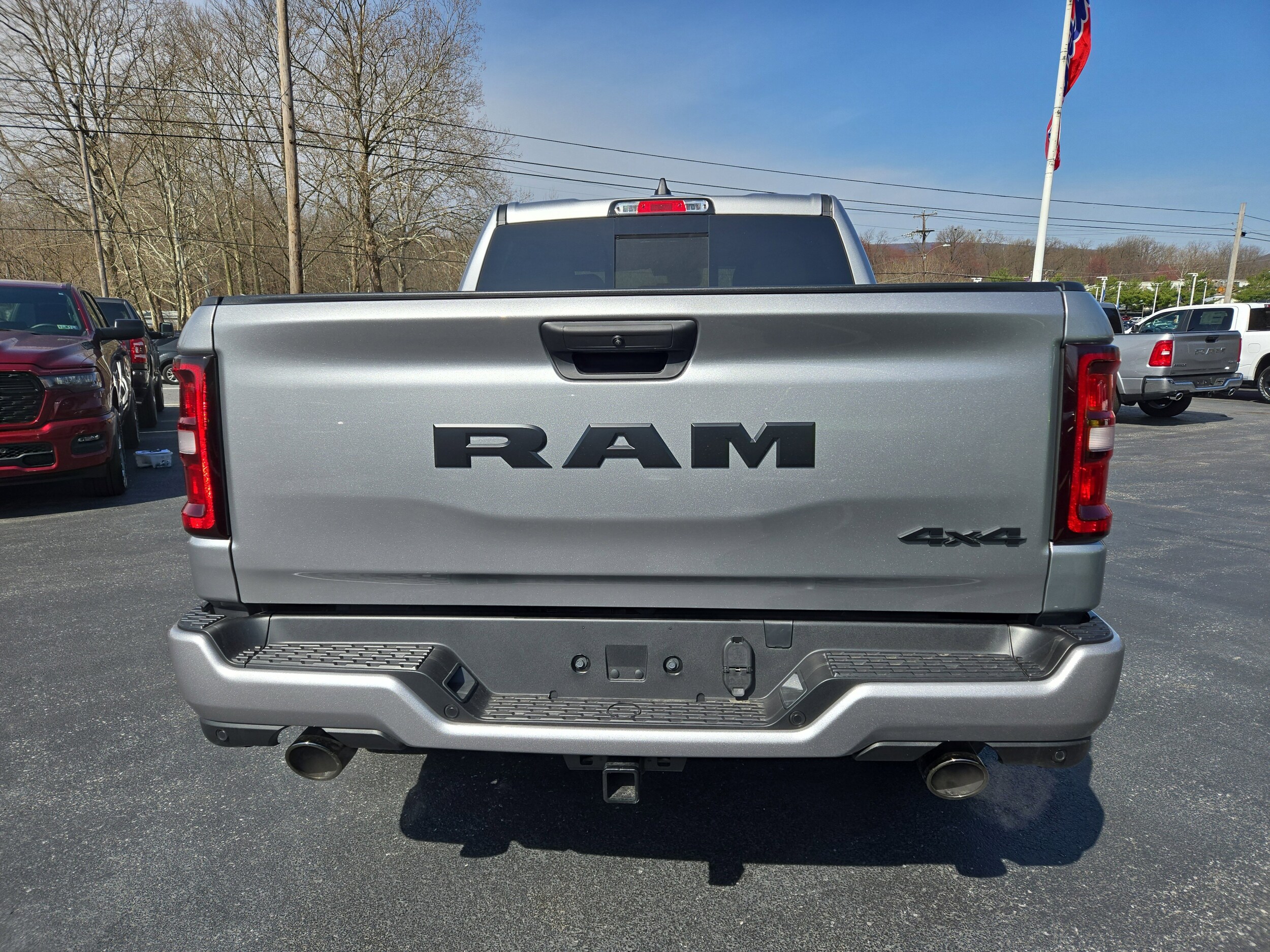 2025 Ram 1500 Tradesman photo 3