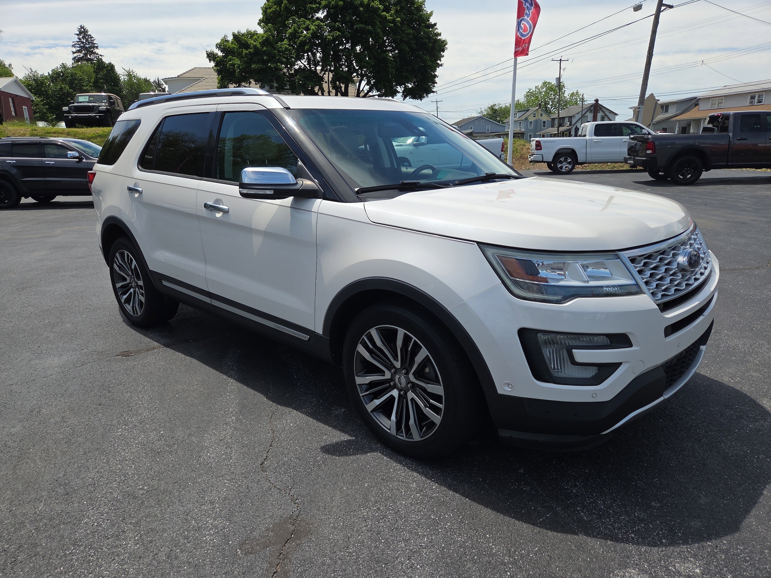 2016 Ford Explorer Platinum 4WD's photo