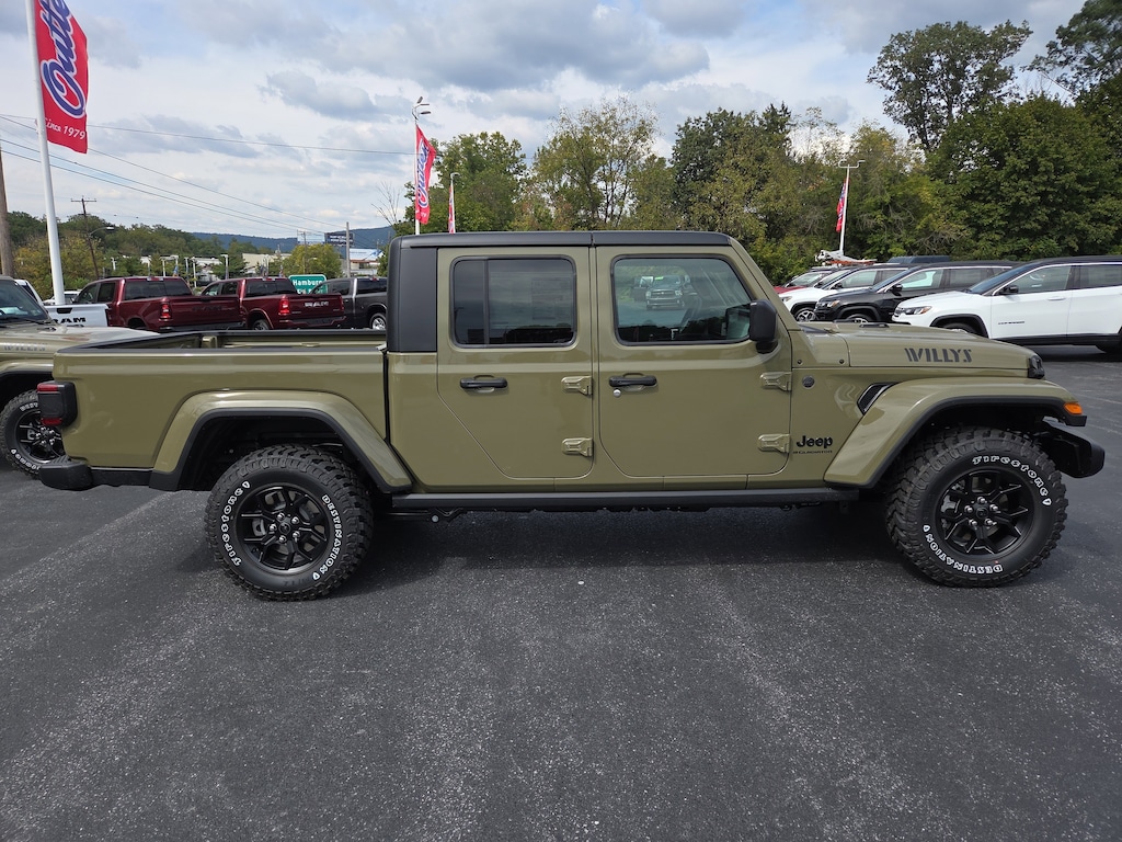New 2025 Jeep Gladiator WILLYS 4X4 Pickup