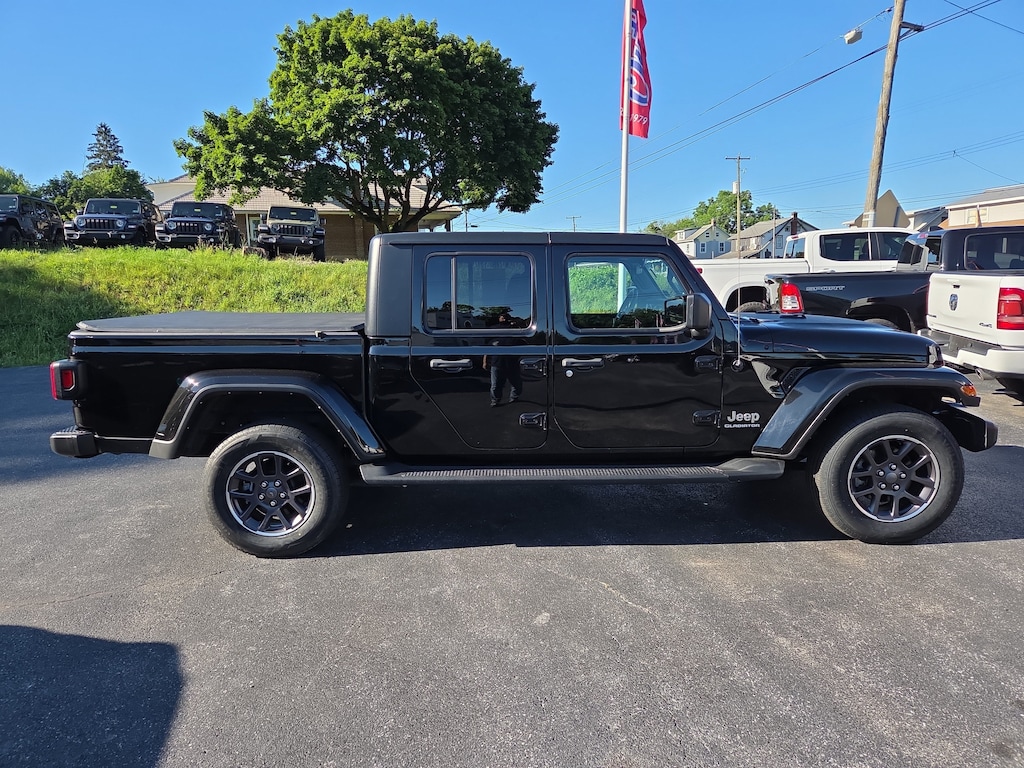 Used 2021 Jeep Gladiator Overland Truck Crew Cab