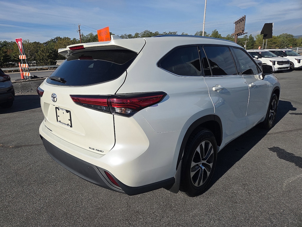 Used 2021 Toyota Highlander XLE SUV