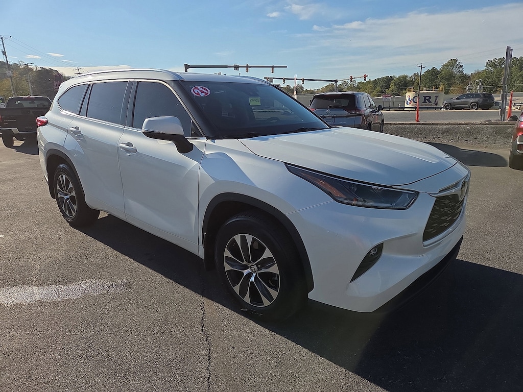 Used 2021 Toyota Highlander XLE SUV