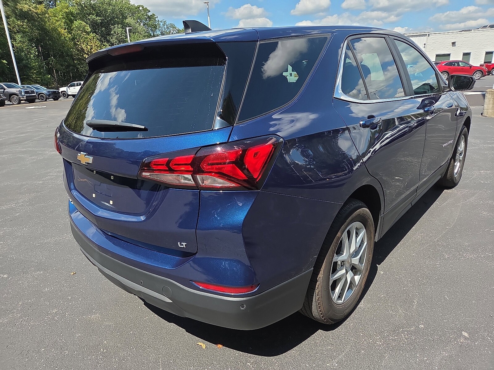 2022 Chevrolet Equinox LT photo 3