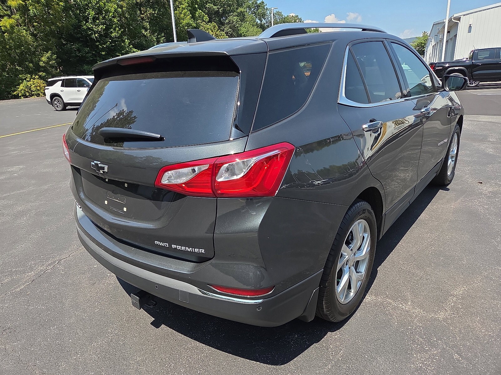 2020 Chevrolet Equinox Premier photo 3