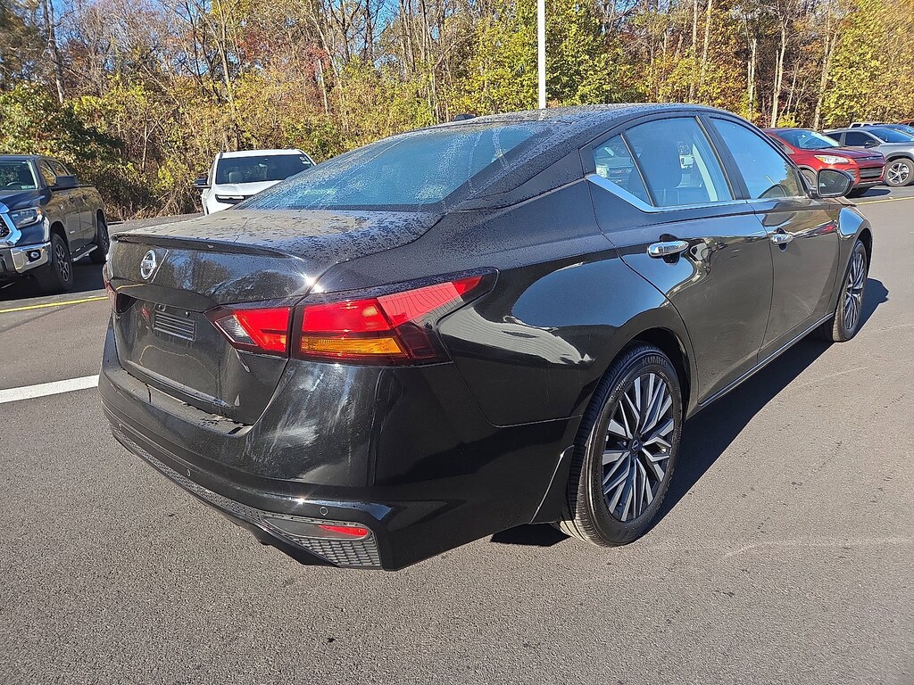 Used 2025 Nissan Altima SV Sedan