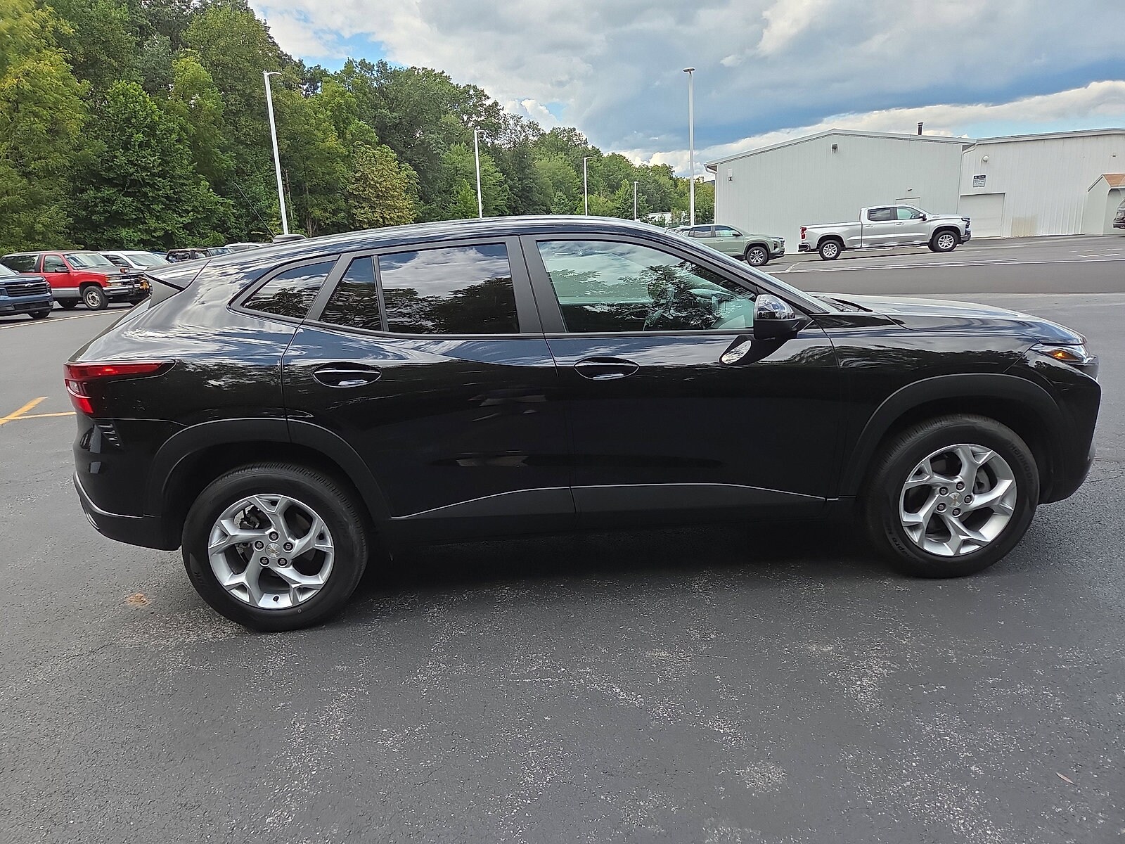 2024 Chevrolet Trax LS photo 2