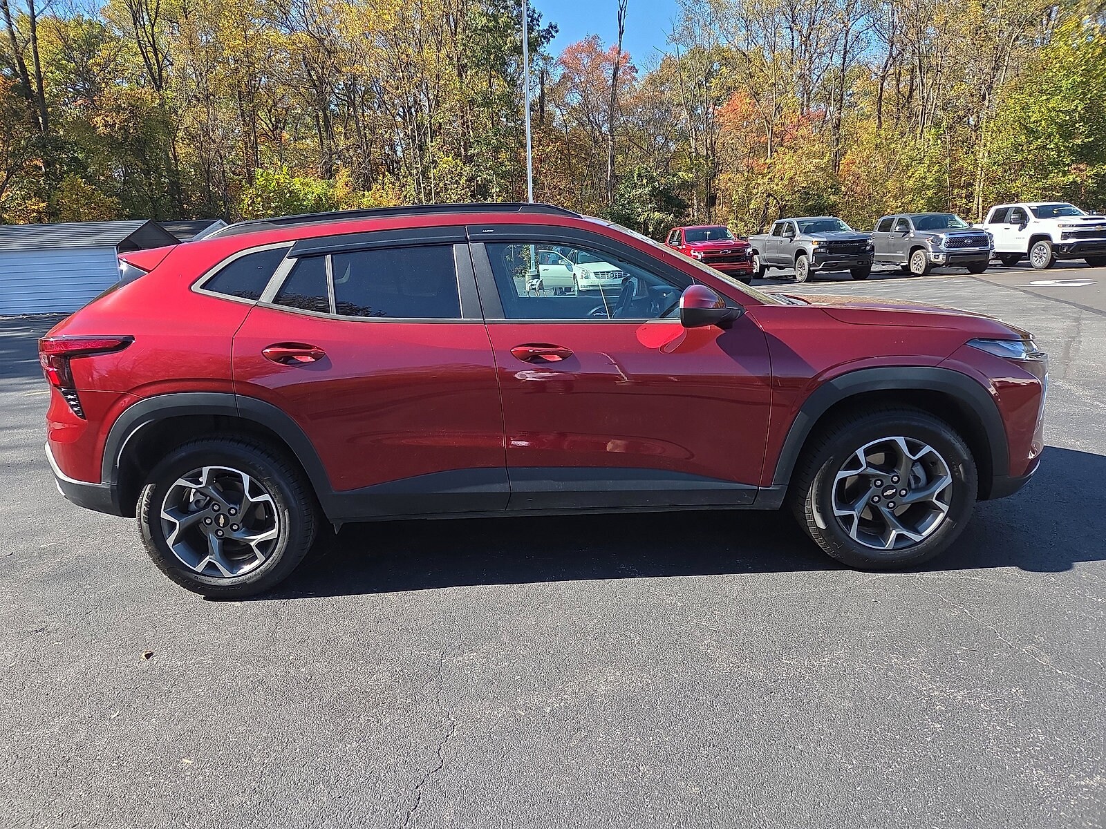 2024 Chevrolet Trax LT photo 2