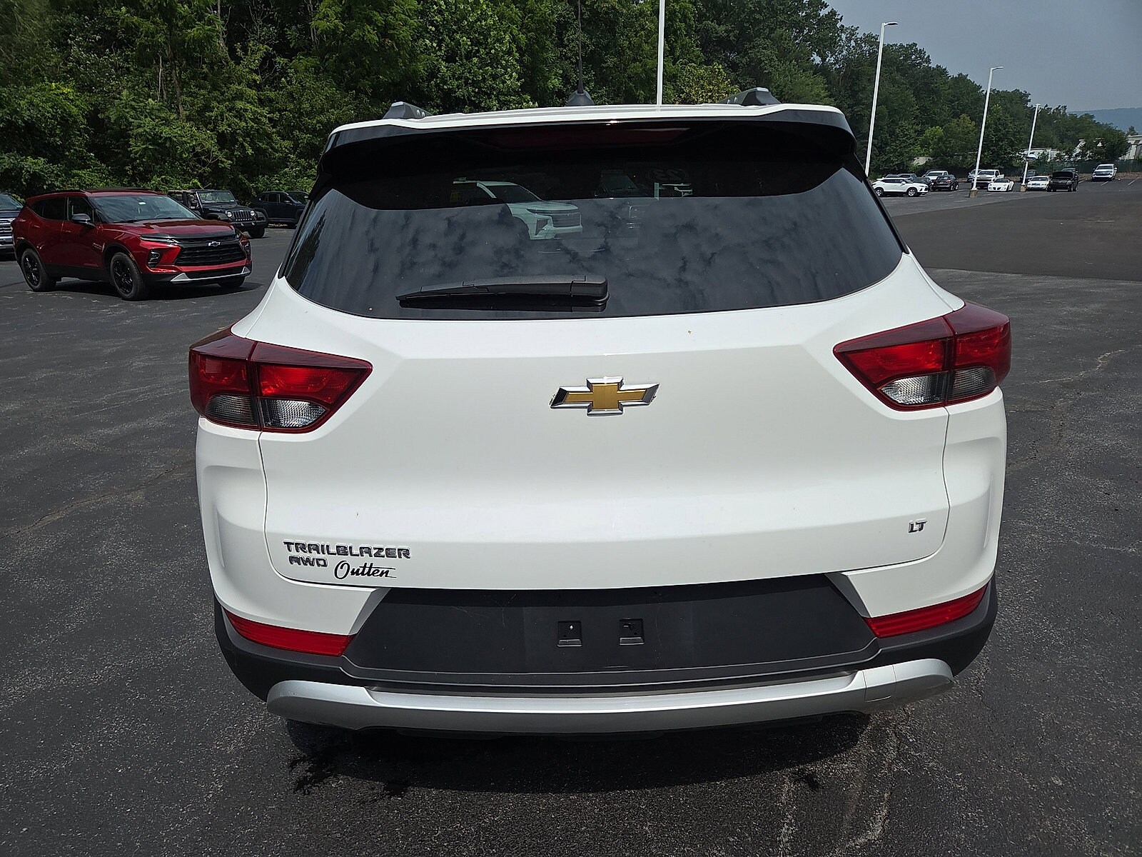 2023 Chevrolet Trailblazer LT photo 2