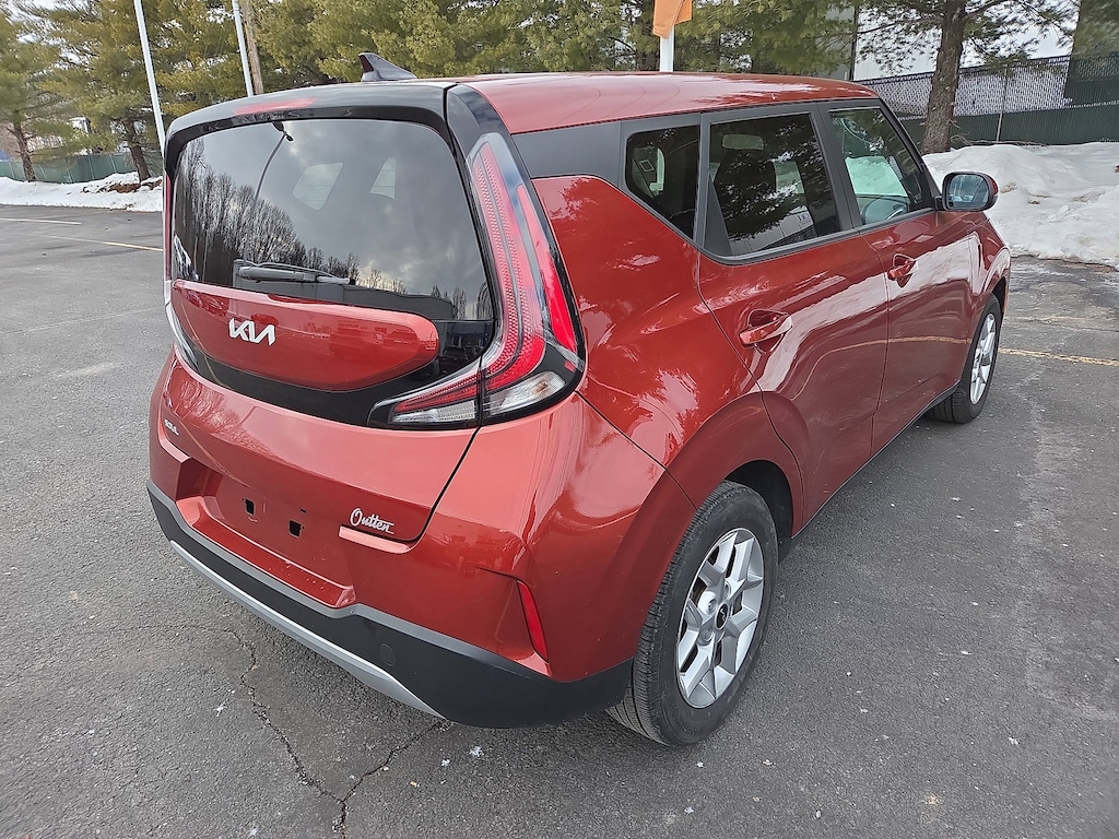 Used 2023 Kia Soul LX Hatchback