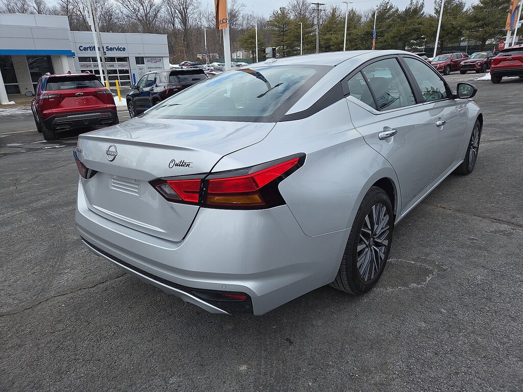Used 2025 Nissan Altima SV Sedan