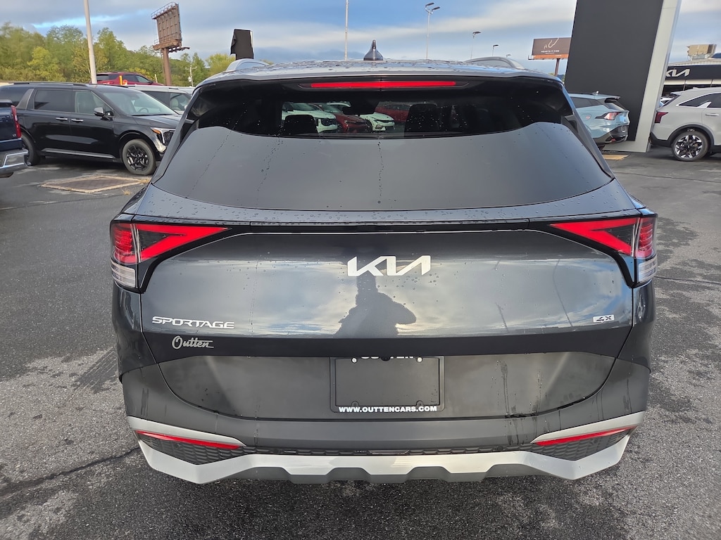 Used 2024 Kia Sportage EX AWD SUV