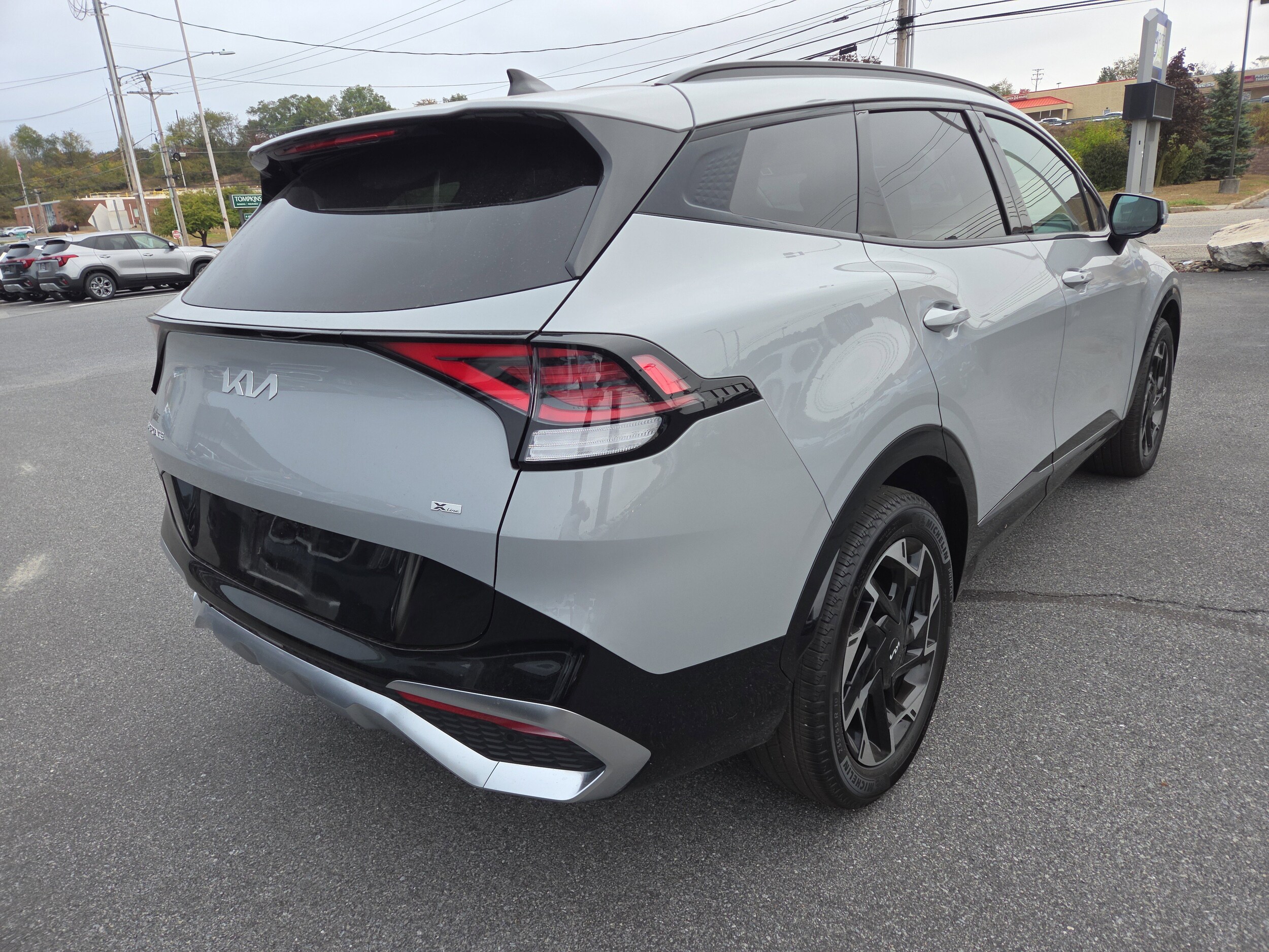 2023 Kia Sportage photo 3