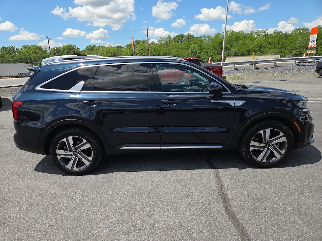 Used 2023 Kia Sorento Hybrid EX AWD SUV