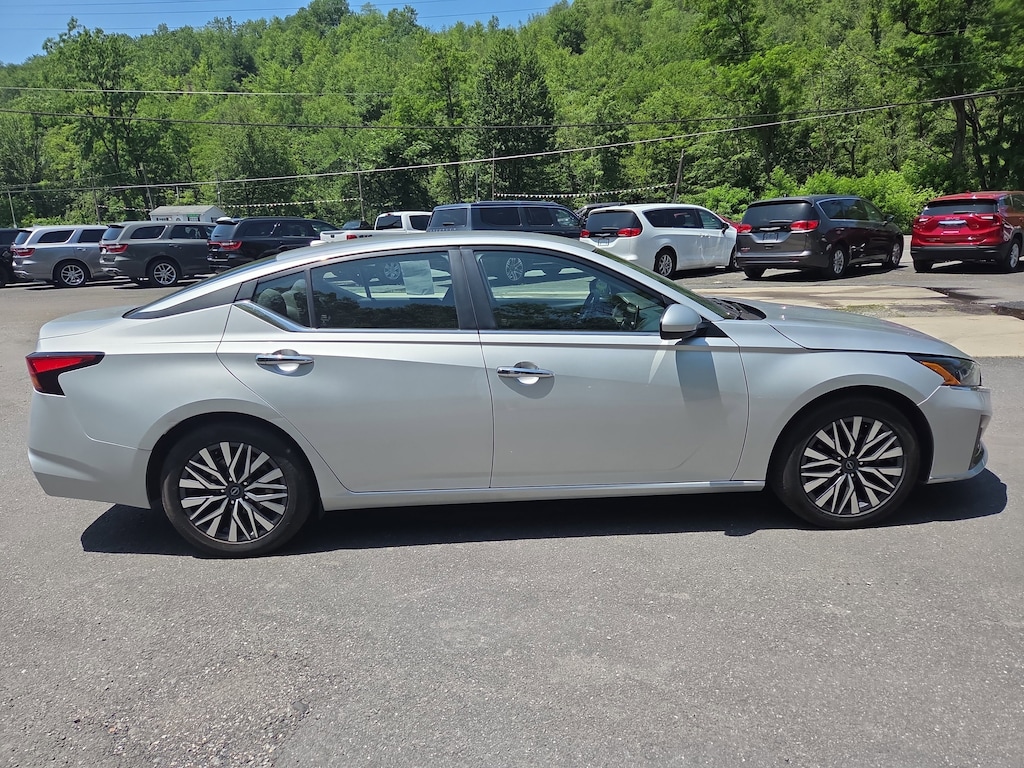 Used 2023 Nissan Altima 2.5 SV Sedan