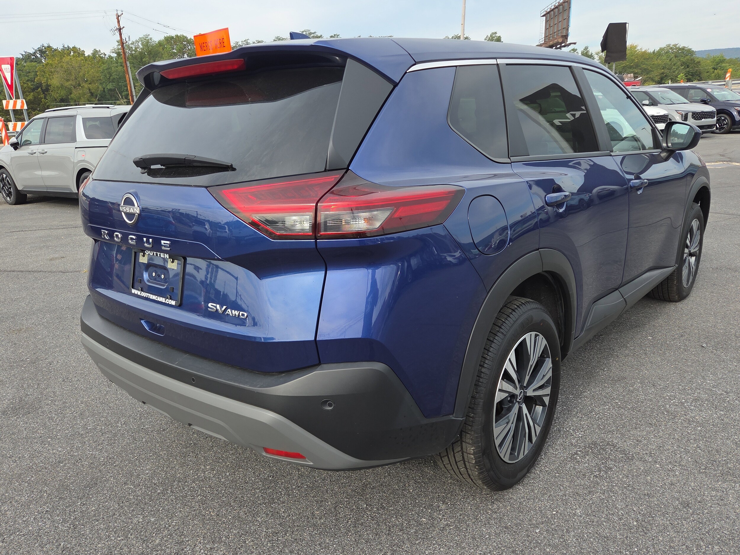 2023 Nissan Rogue AWD SV photo 3